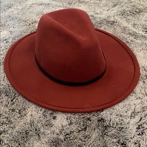 Wide brim hat